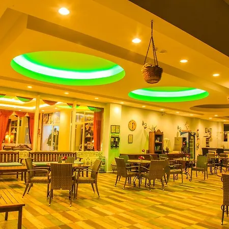 מלון Pine House By Werde 4*